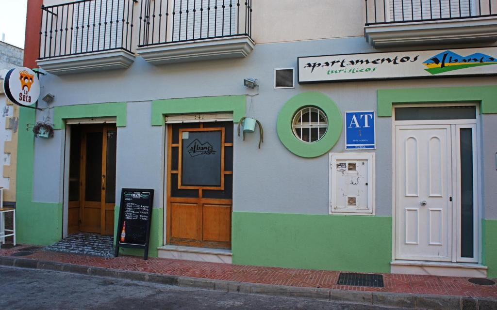 Apartamentos Albanta - Alhama de Almeria  