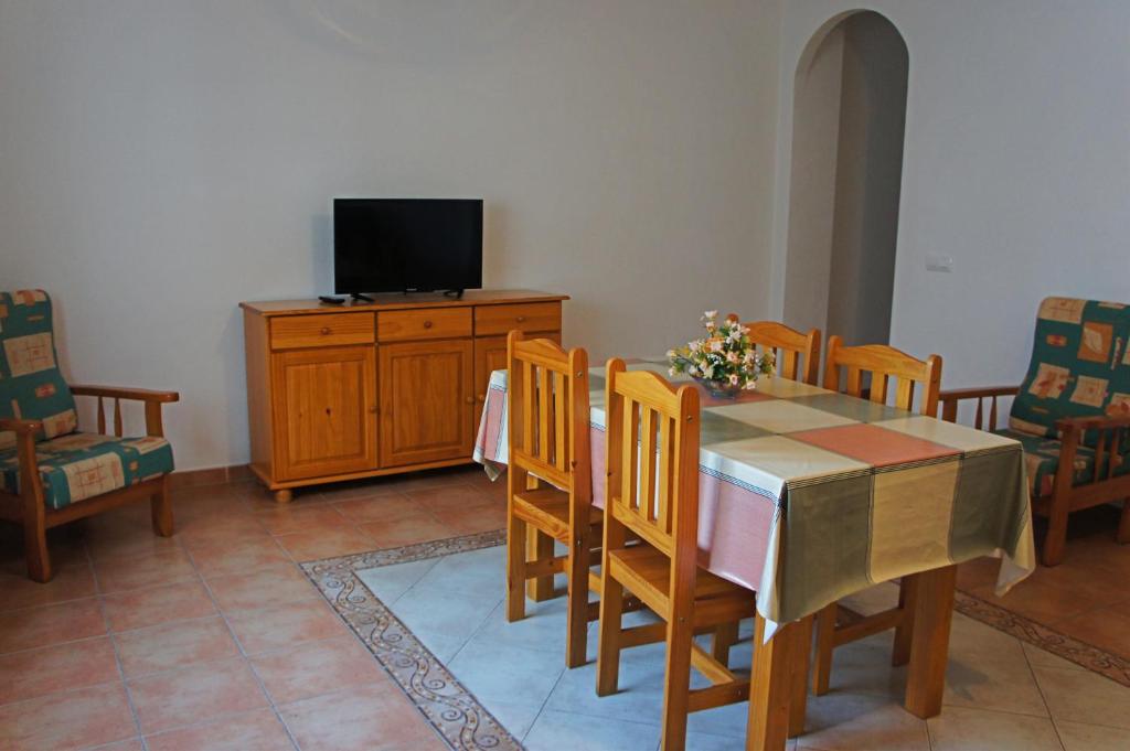 Apartamentos Albanta - Alhama de Almeria  