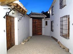 Cortijo Majolero. castillo Locubin